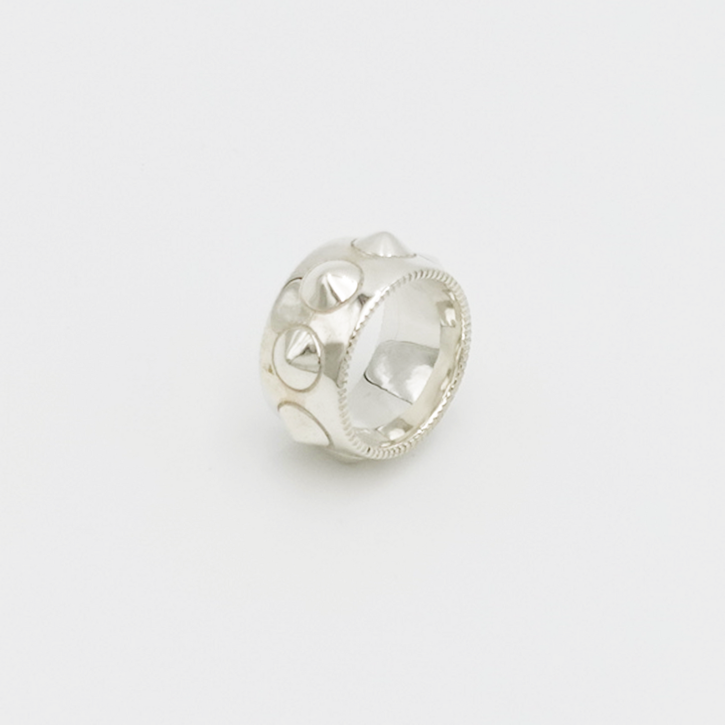 Pyramid Studs Bandana Ring