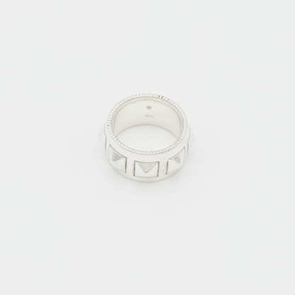 Pyramid Studs Bandana Ring